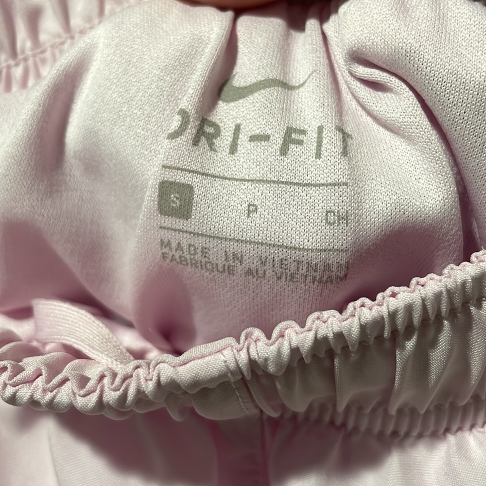 Light pink - Nike Tempo shorts - women"s SMALL - Picture 4 of 9